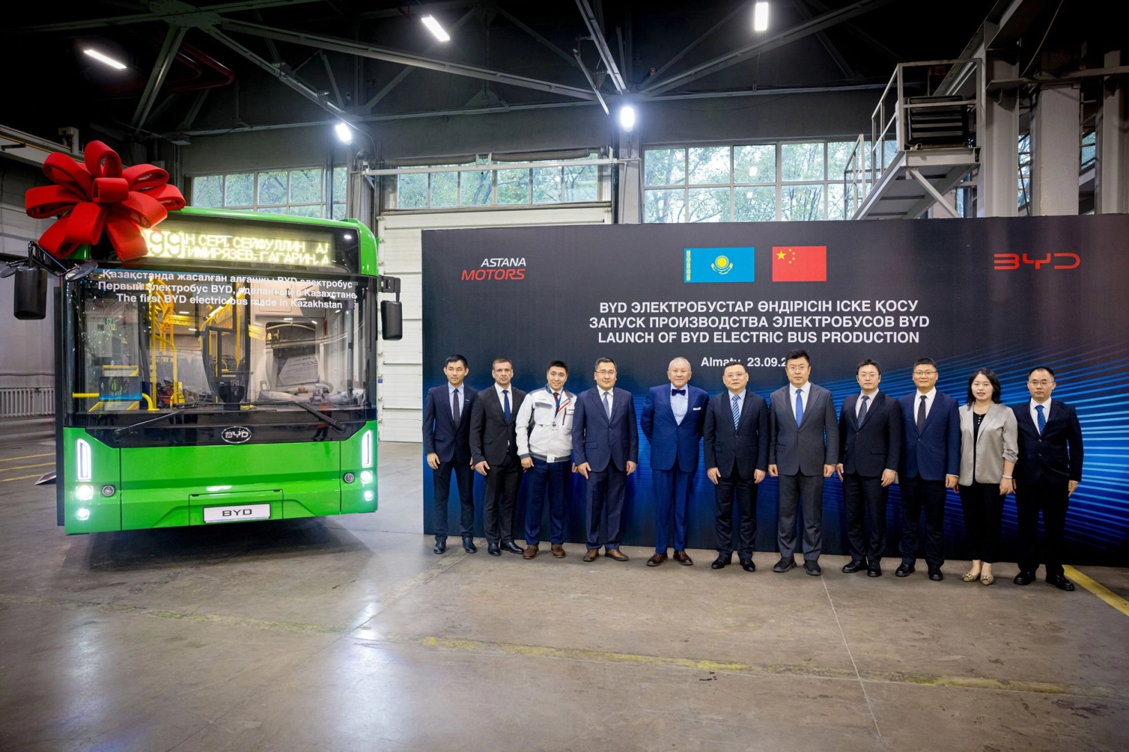 Kazakistan'da İlk Yerli BYD Elektrikli Otobüsleri Hatta