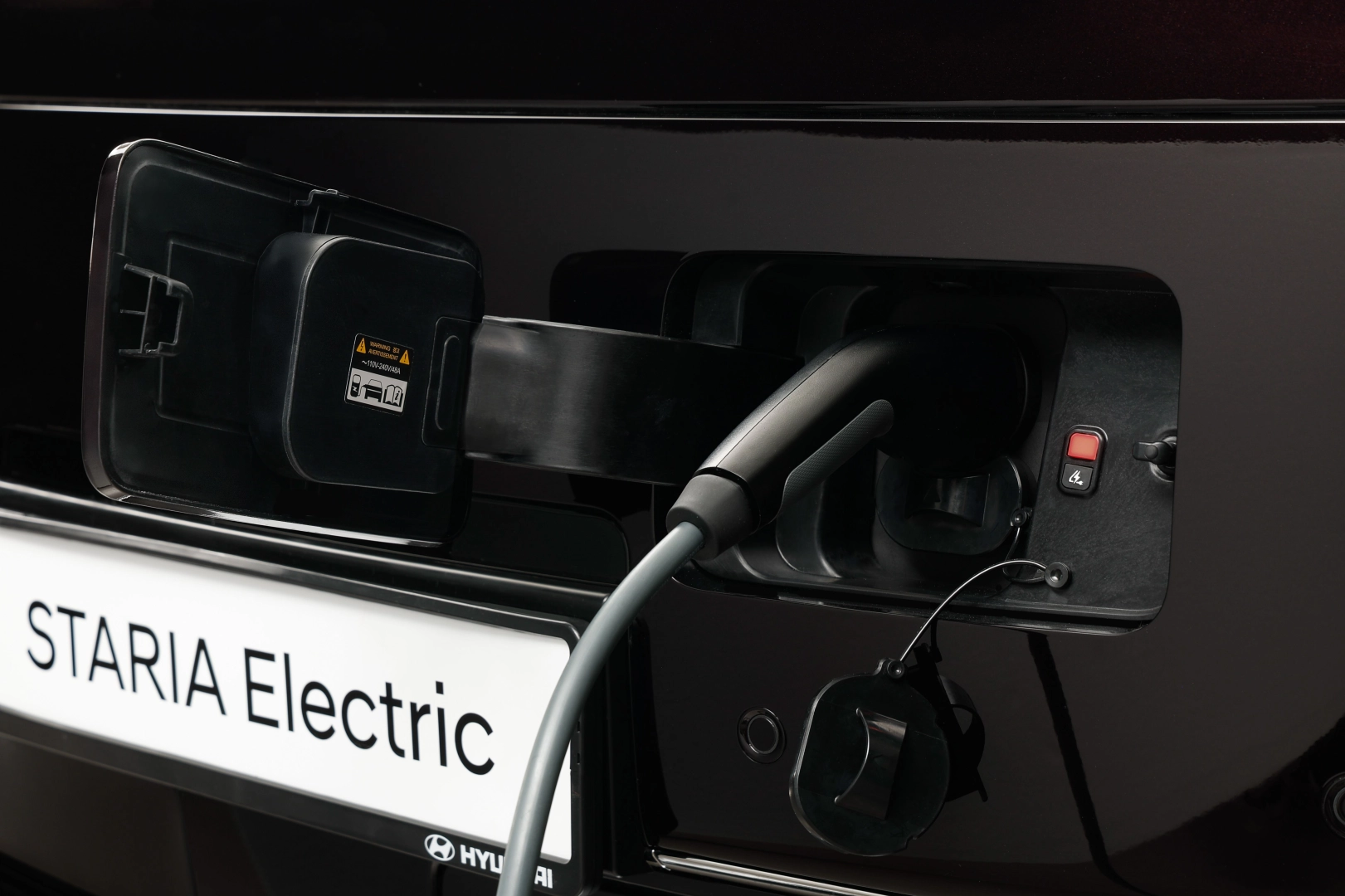 Hyundai&rsquo;den Br&uuml;ksel&rsquo;de STARIA Elektrik ve IONIQ 3 Şovu