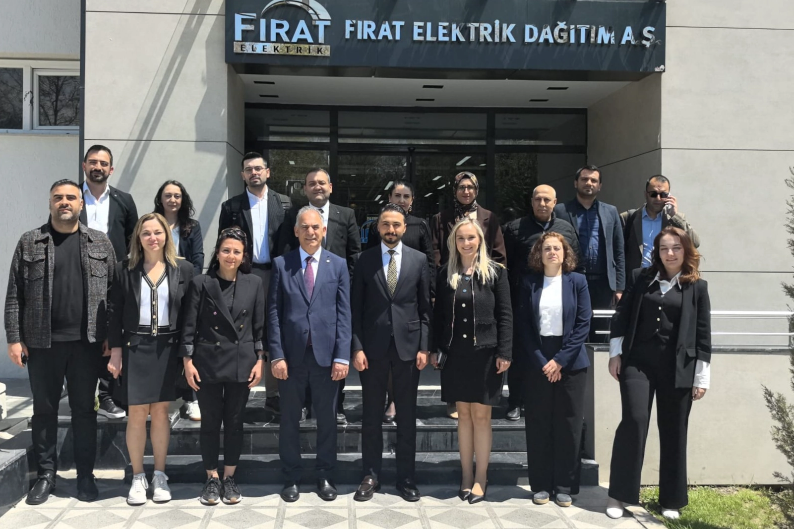 Fırat EDAŞ Enerji Sekt&ouml;r&uuml;nde Yapay Zek&acirc; D&ouml;n&uuml;ş&uuml;m&uuml;ne&nbsp;Y&ouml;n Veriyor