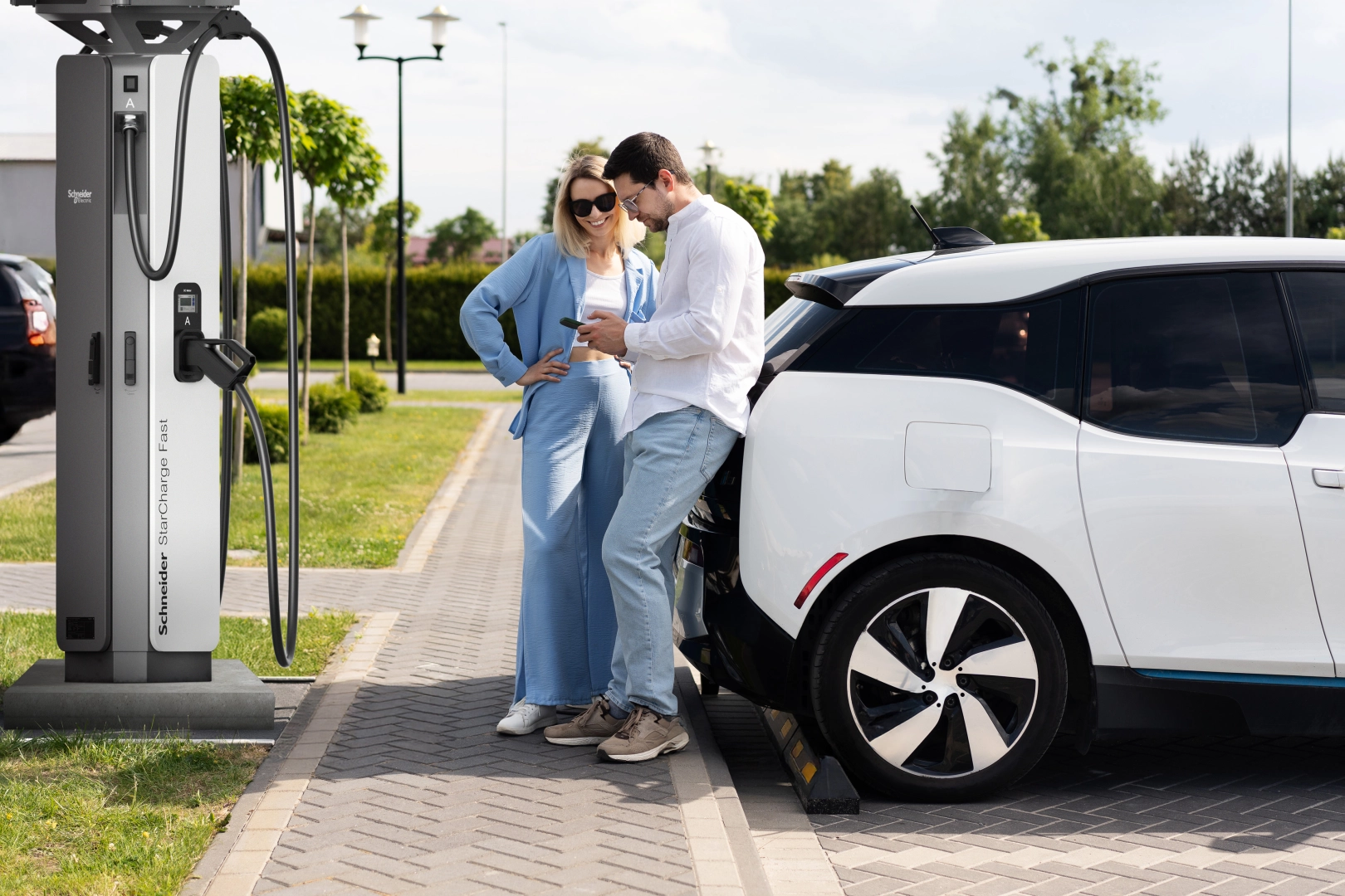 Schneider Electric, Schneider StarCharge Fast 720 ile Y&uuml;ksek G&uuml;&ccedil;l&uuml;, Y&uuml;ksek Verimli EV Şarjında Yeni Bir D&ouml;nemi Başlatıyor