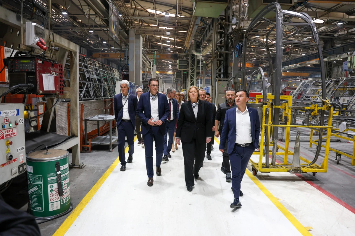Alman Heyeti MAN T&uuml;rkiye&rsquo;de Elektrikli eCoach Teknolojisini Deneyimledi