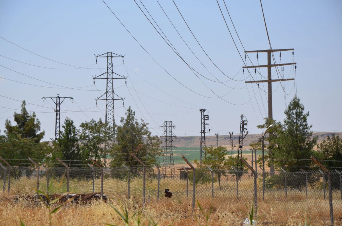Bor&ccedil;larını &Ouml;demeyen Abonelere Elektrik Verilmeyecek