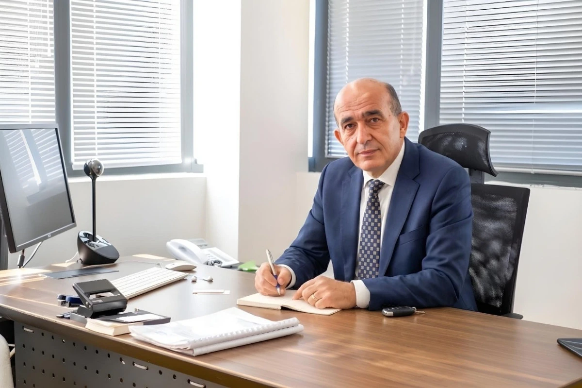 G&uuml;neş Panelleri Kirlilik Değil, Temiz Gelecek &Uuml;retiyor